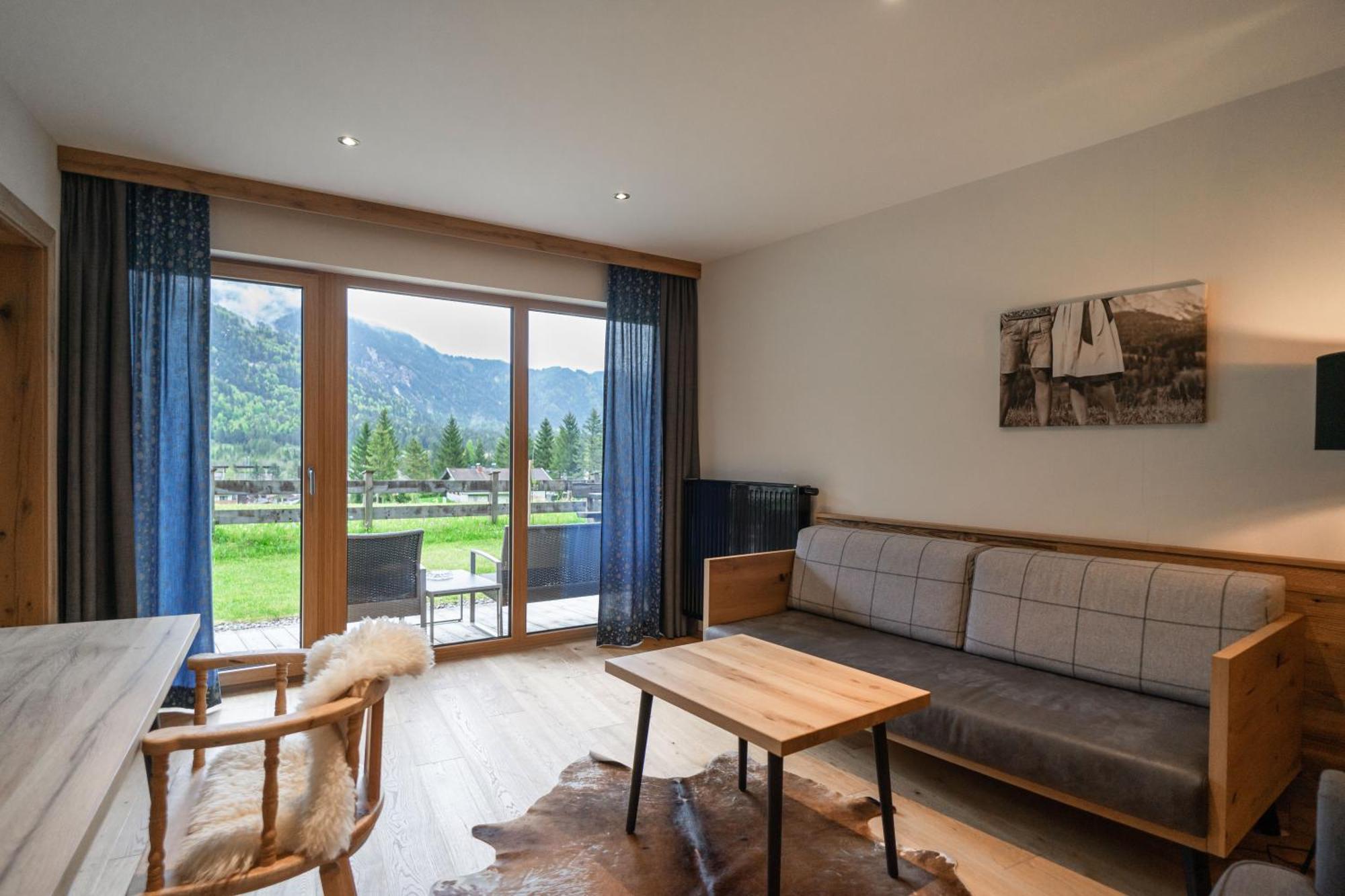 Hotel Landhaus Tirolerherz Санкт-Ульрих-ам-Пиллерзее Номер фото